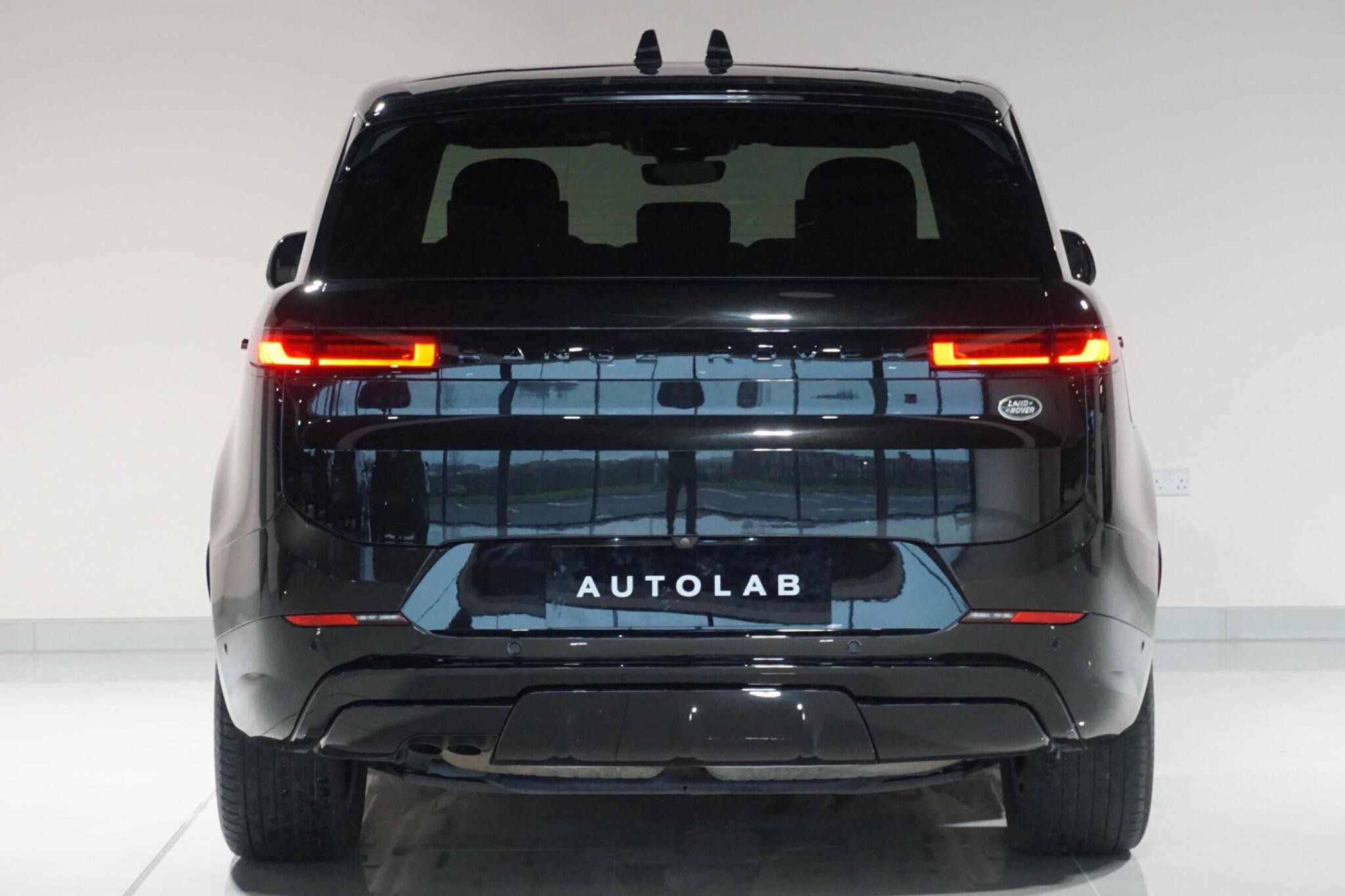 Land Rover Range Rover Sport 3.0 D300 MHEV Dynamic SE SUV 5dr Diesel Auto 4WD Euro 6 (s/s) (300 ps)